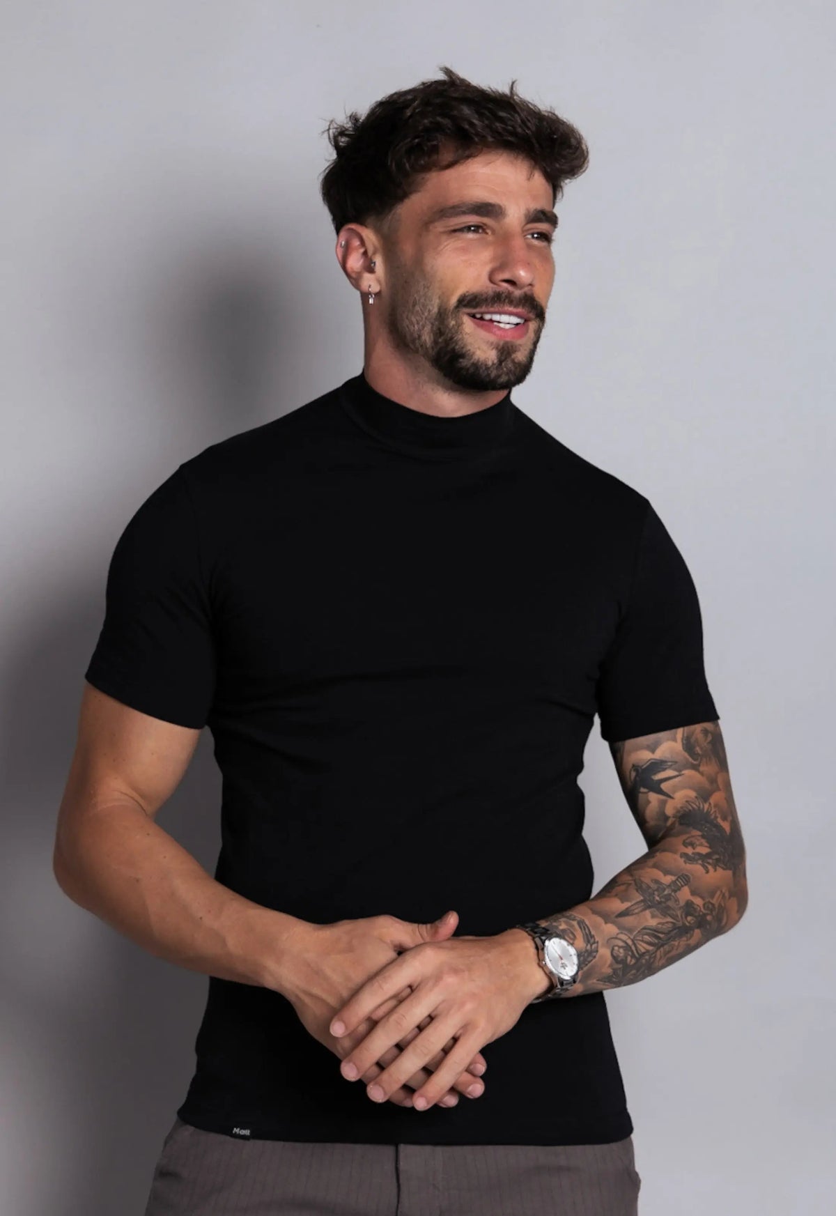 Camiseta Slim Gola Alta Preta